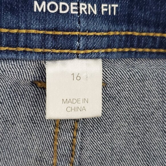 Chrisopher & Banks Dark Wash With Fading Modern Fit Denim Jean Shorts Size 16 - Picture 9 of 12